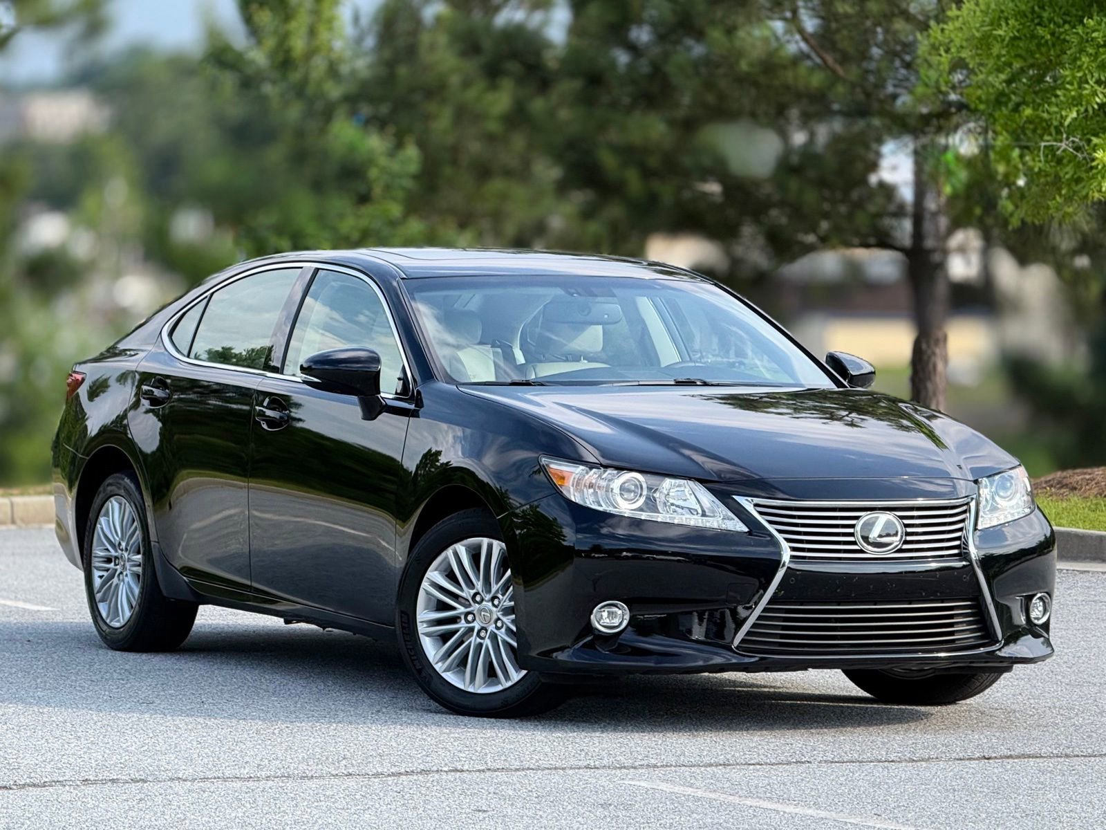 Used 2014 Lexus ES 350 w/ Luxury Package FWD image 12