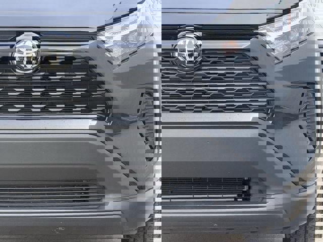 Used 2025 Toyota RAV4 XLE image 9