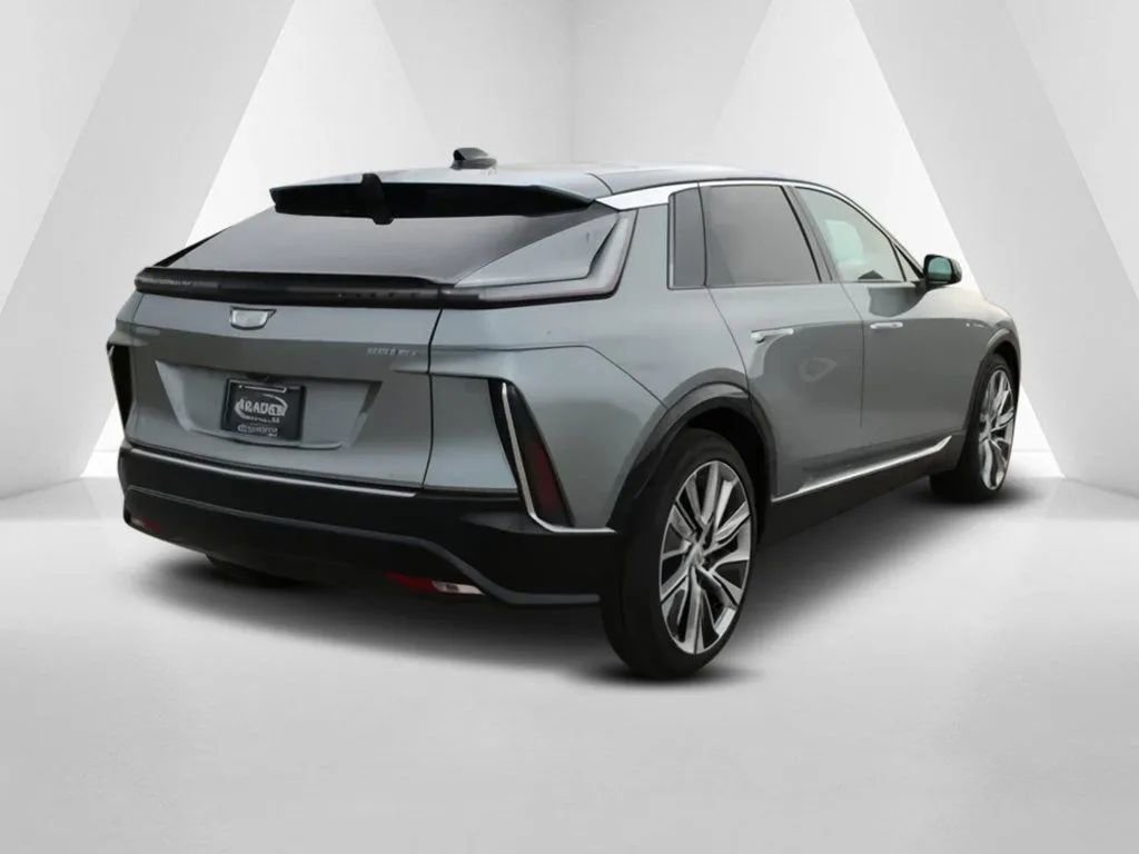 Used 2024 Cadillac Lyriq Luxury w/ Nappa Leather Package image 5