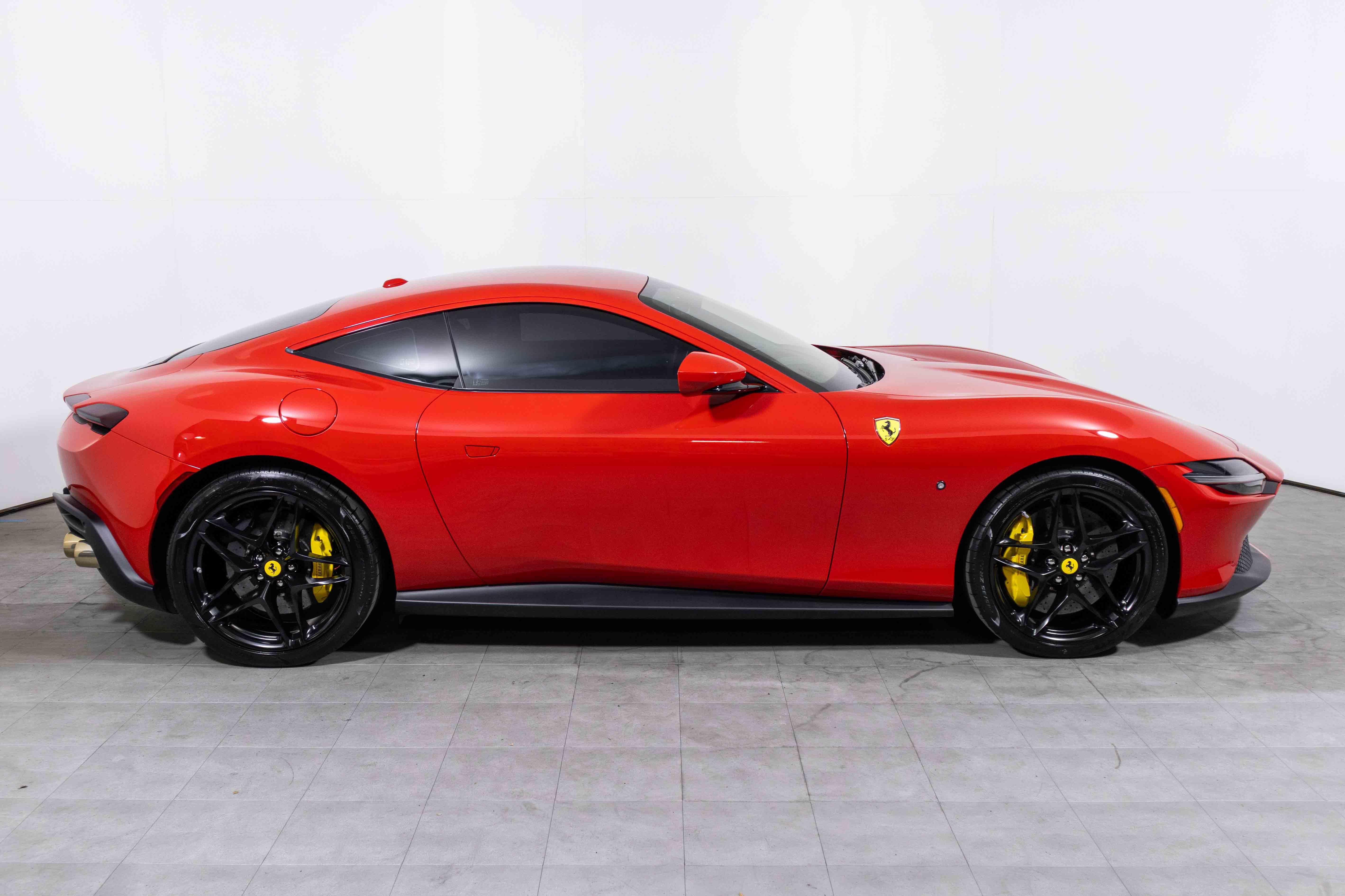 Used 2021 Ferrari Roma image 5