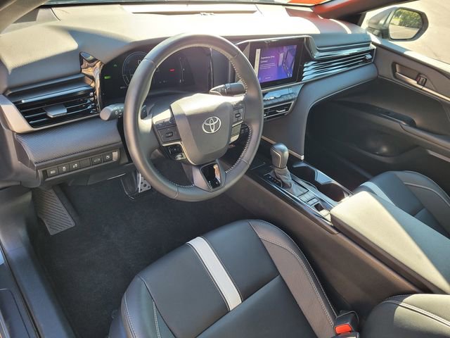 Used 2025 Toyota Camry SE w/ Convenience Package image 7