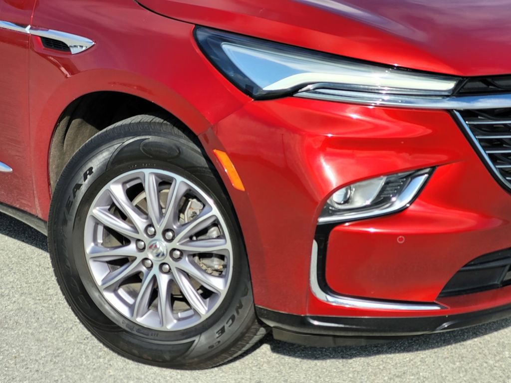 Used 2024 Buick Enclave Premium AWD/4WD image 9