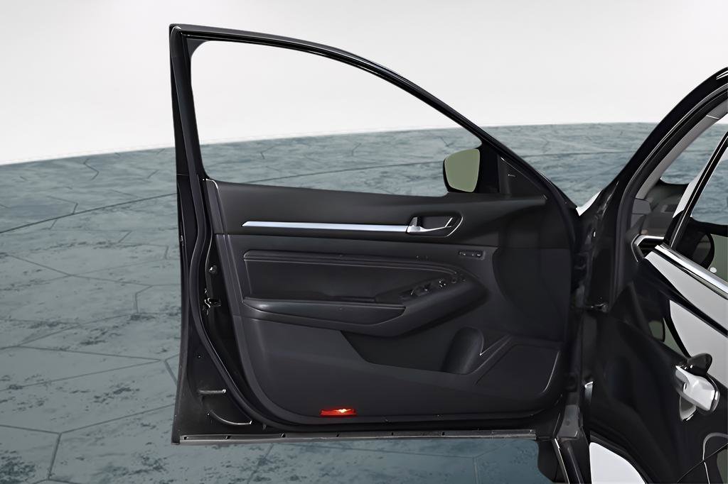 Used 2019 Nissan Altima 2.0 Edition One image 18