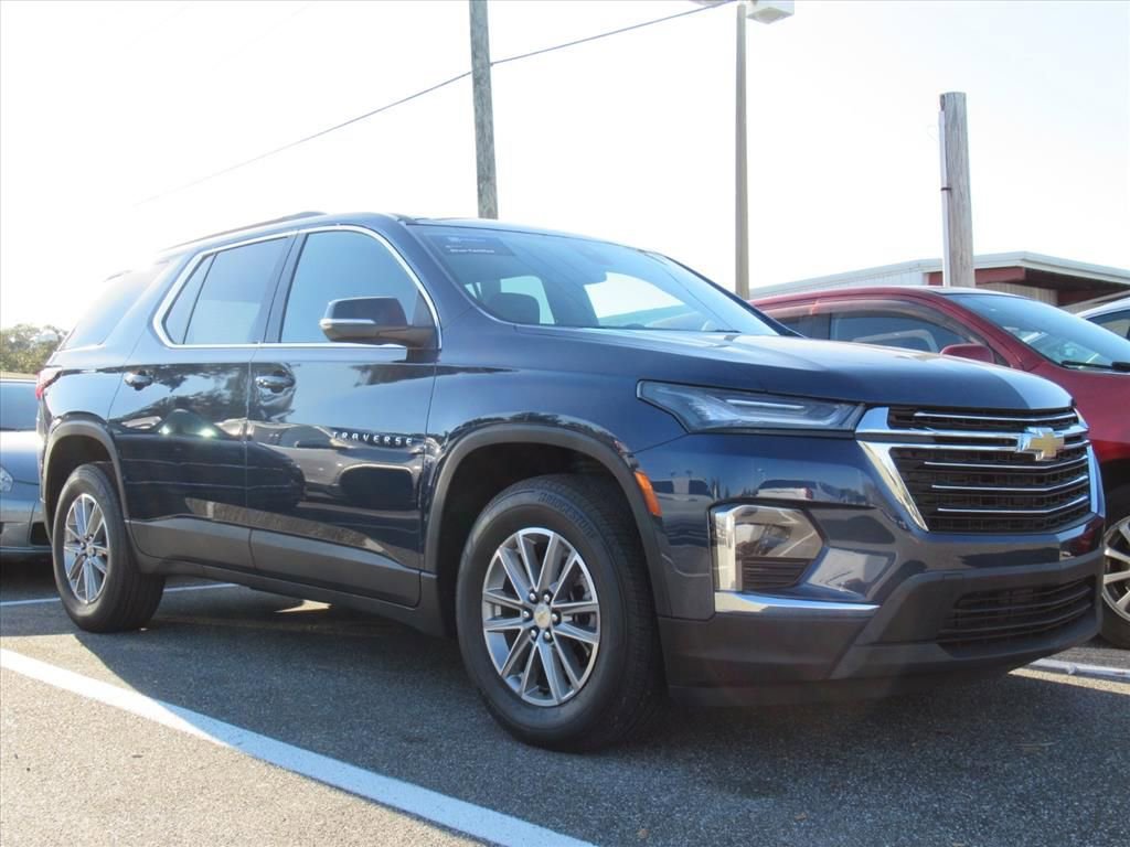 Used 2023 Chevrolet Traverse LT