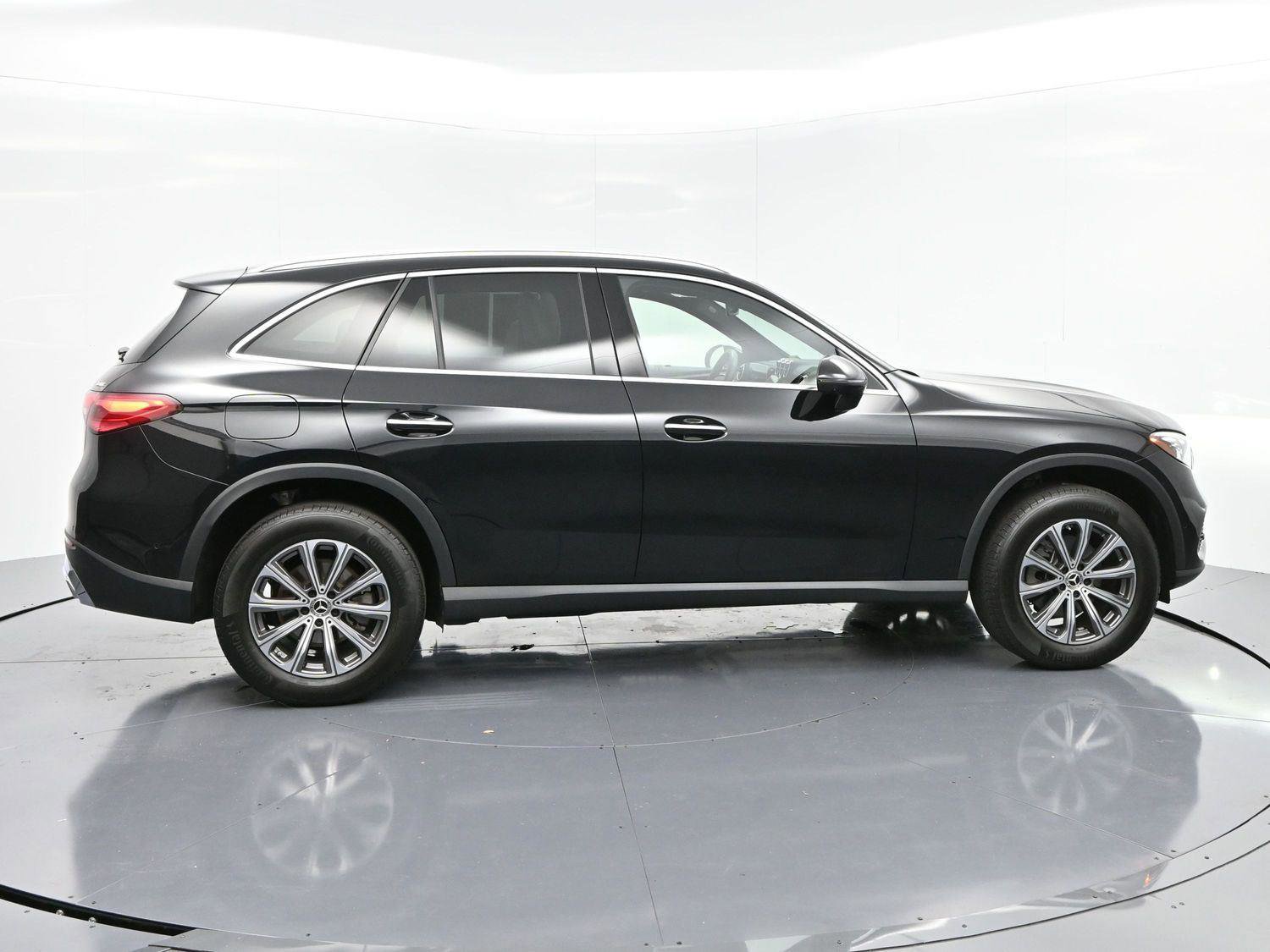 Used 2024 Mercedes-Benz GLC 300 4MATIC image 8