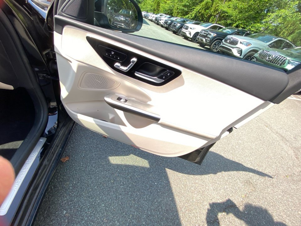Used 2023 Mercedes-Benz C 300 4MATIC Sedan image 31