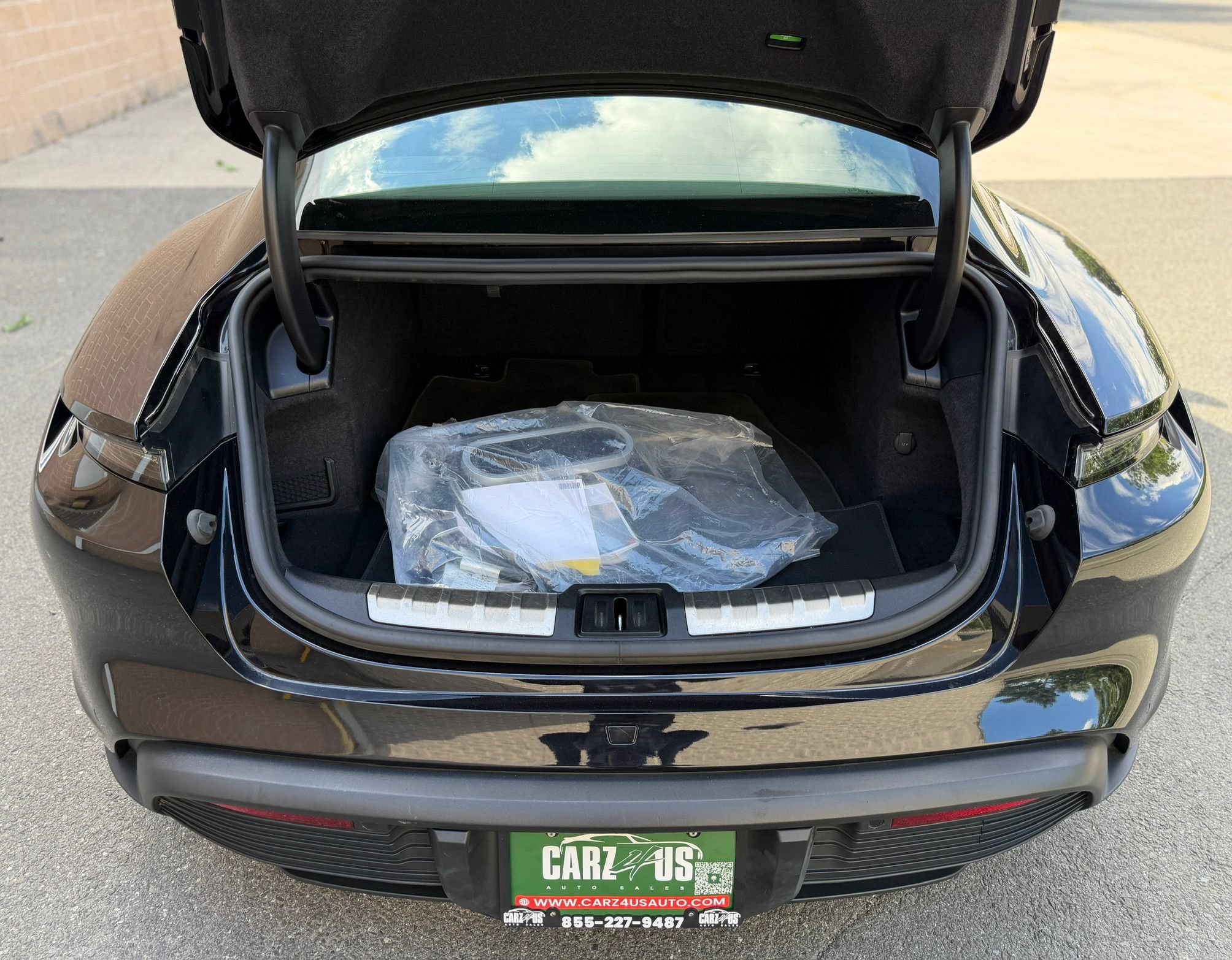 Used 2020 Porsche Taycan 4S AWD/4WD image 14
