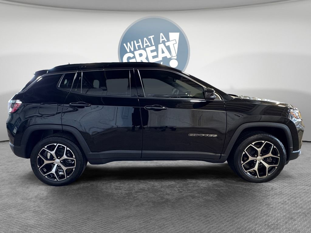Used 2024 Jeep Compass Limited image 2