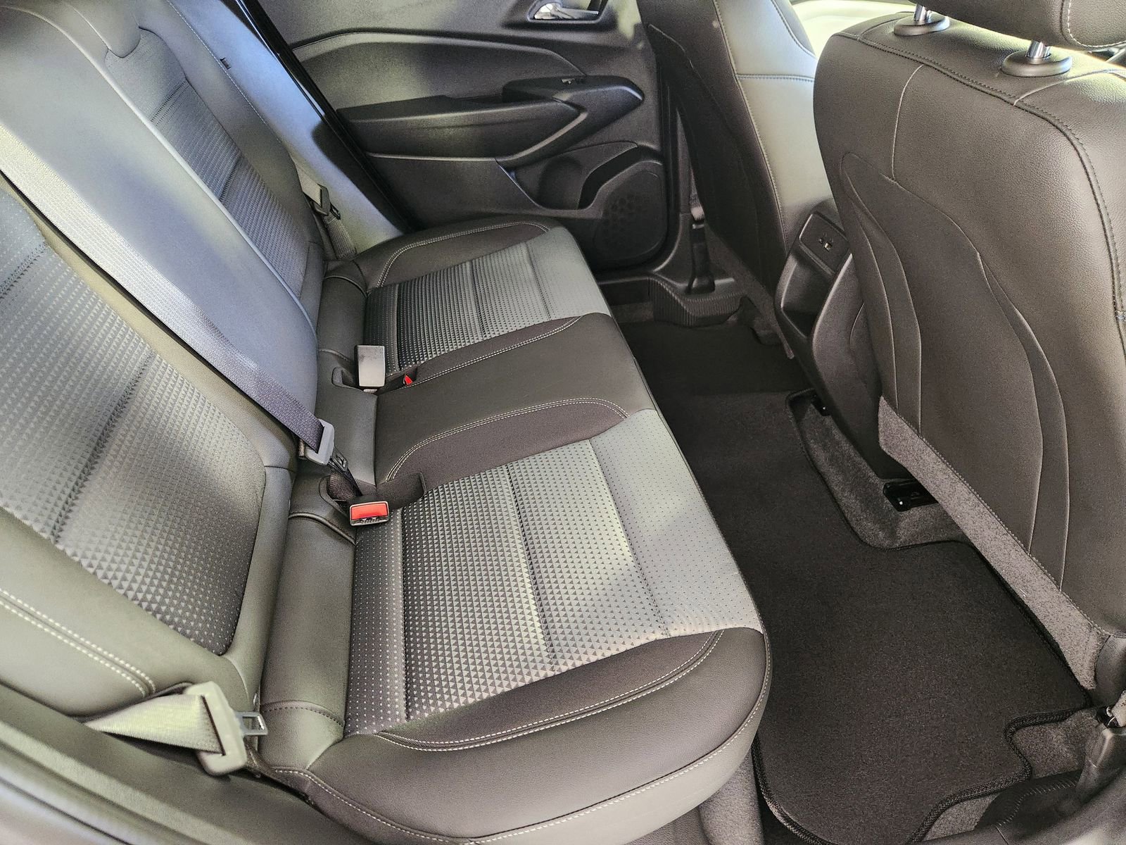 New 2026 Chevrolet Trax LT w/ Driver Confidence Package image 34