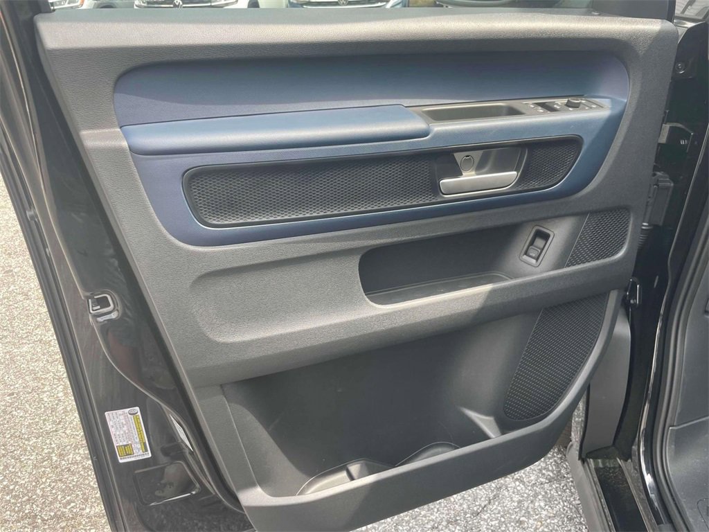 New 2025 Volkswagen ID. Buzz Pro S image 17