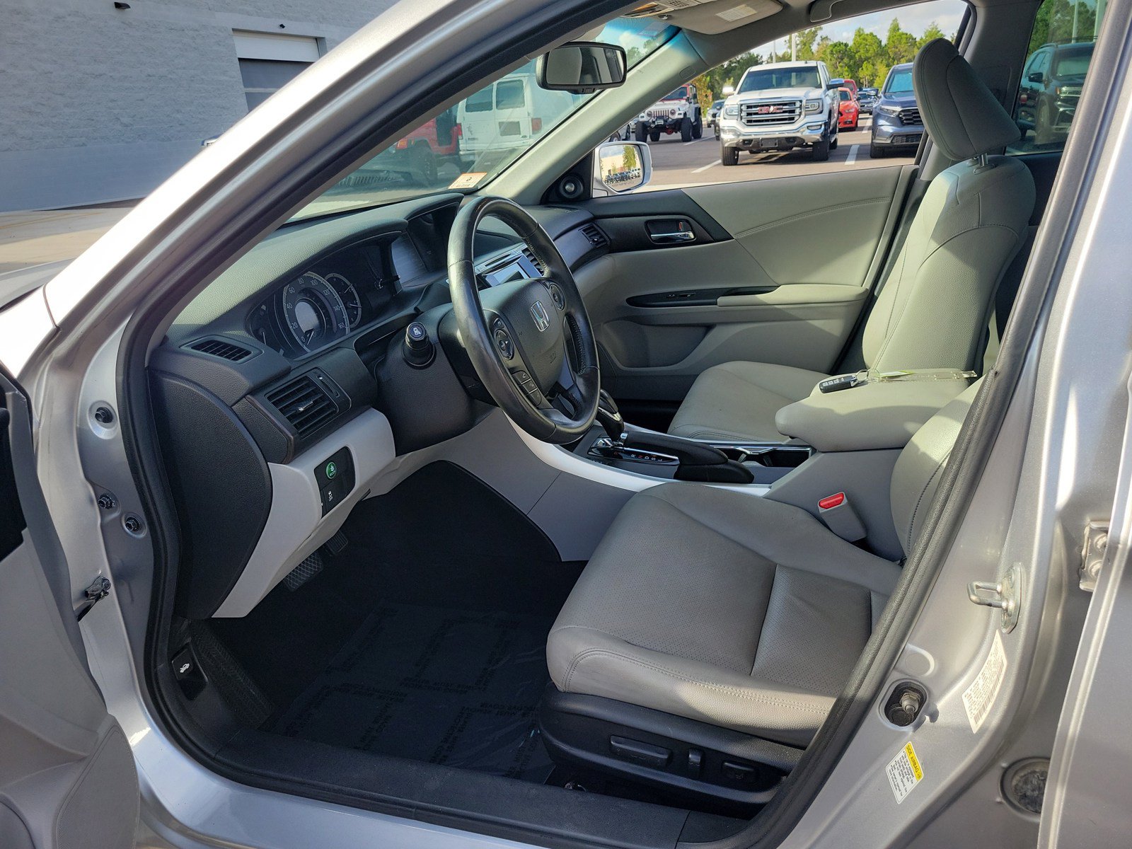 Used 2013 Honda Accord EX-L image 16