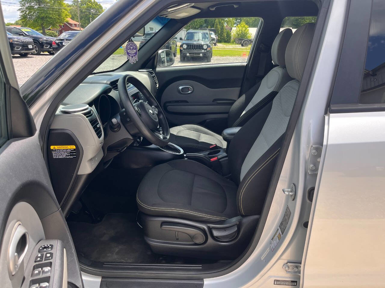 Used 2014 Kia Soul + FWD image 21