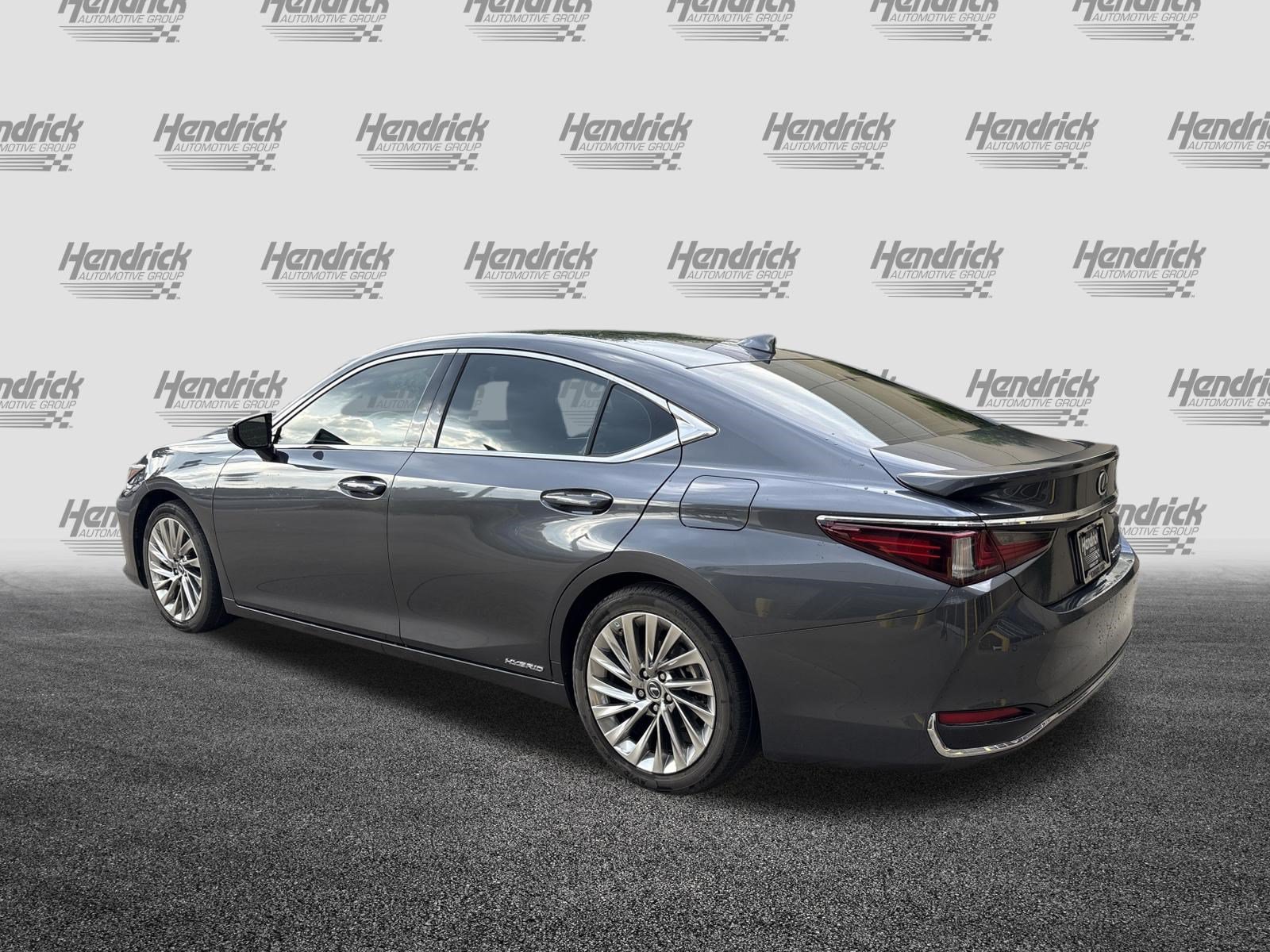 Certified 2022 Lexus ES 300h w/ Accessory Package 2 FWD image 8