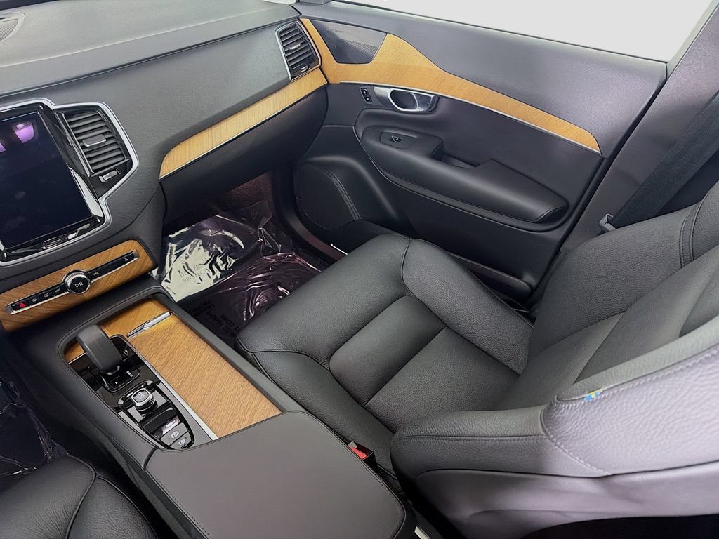 Certified 2023 Volvo XC90 T8 Plus AWD/4WD image 25