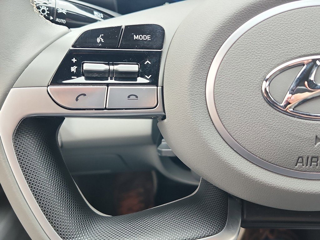 Used 2023 Hyundai Elantra SEL w/ Convenience Package image 20