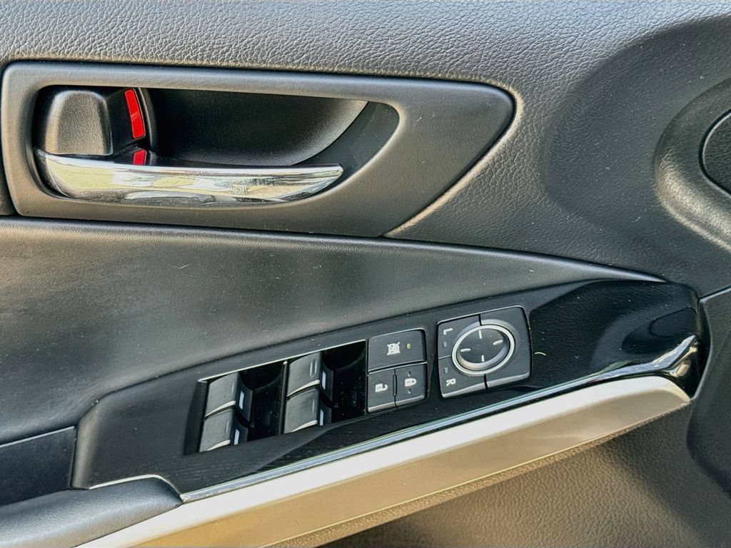 Used 2016 Lexus IS 200t w/ Navigation System Package RWD image 20