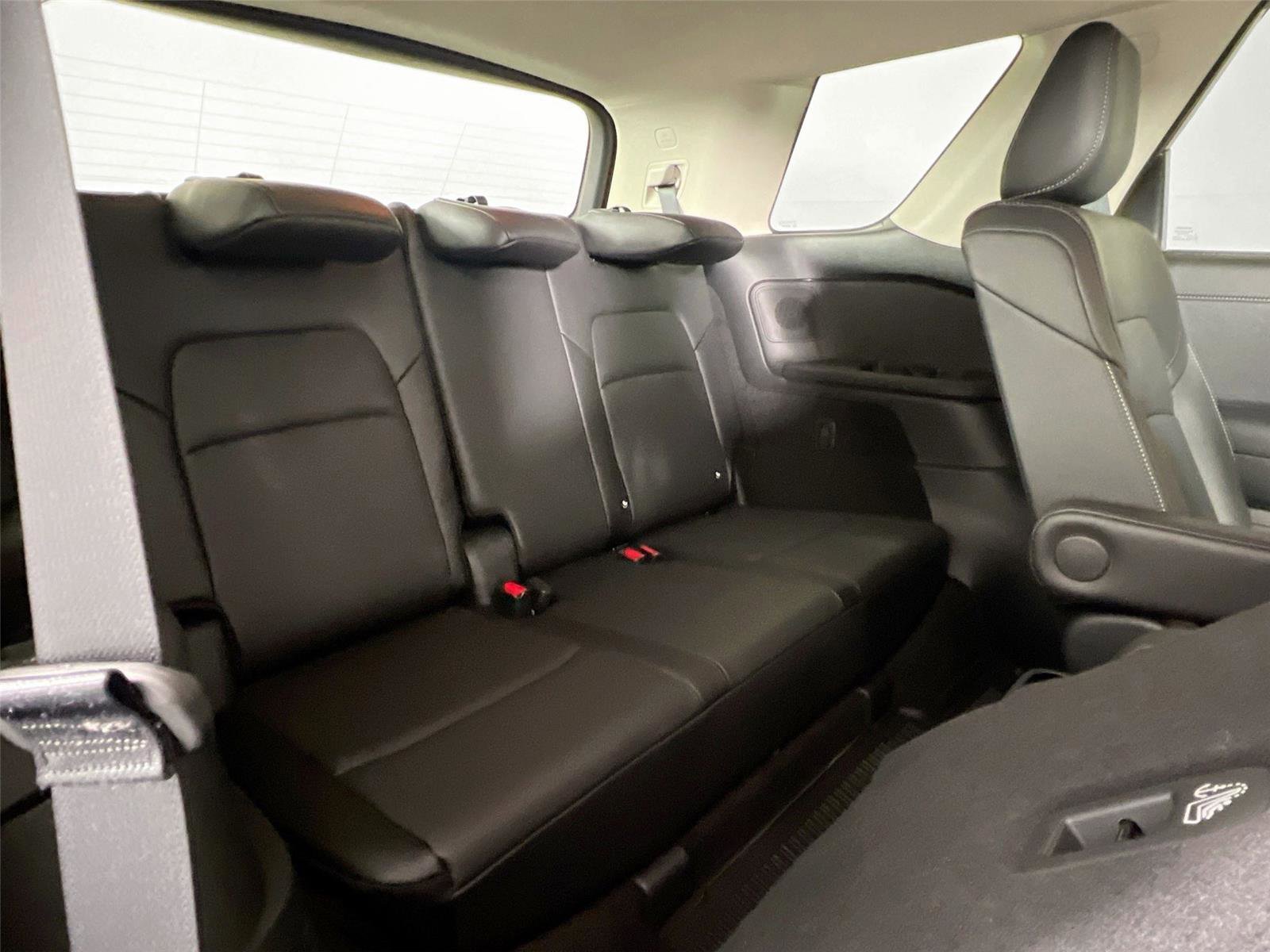 Used 2025 Nissan Pathfinder SL w/ SL Premium Package image 24