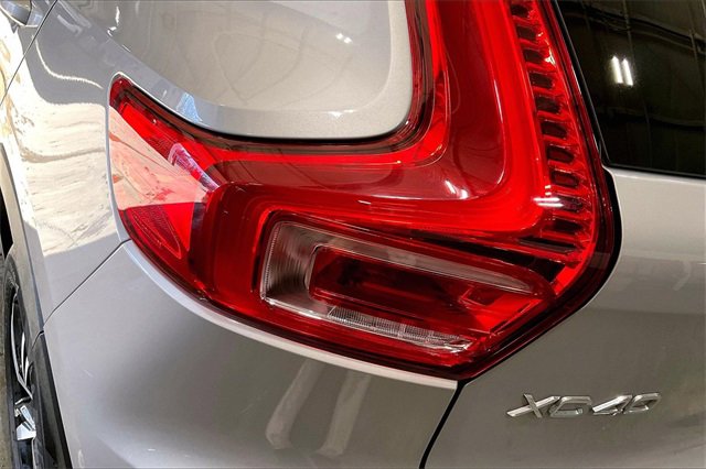 Certified 2023 Volvo XC40 B5 Core w/ Convenience Package image 31