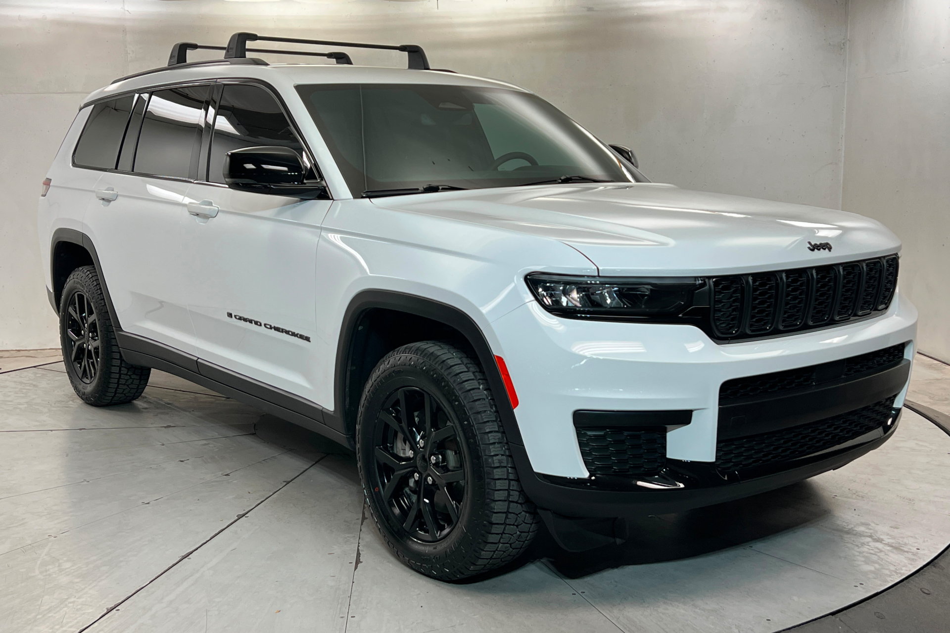 Certified 2024 Jeep Grand Cherokee L Laredo AWD/4WD image 7