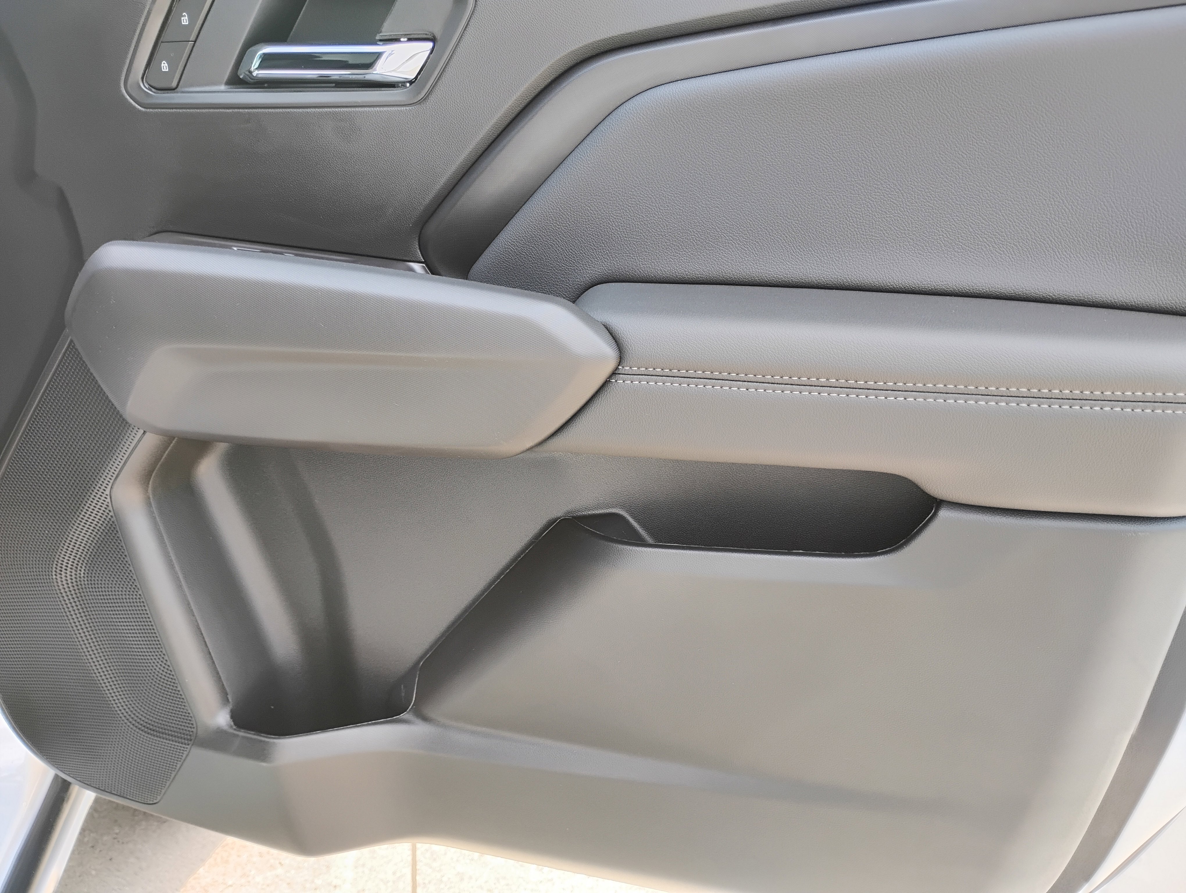 New 2026 GMC Canyon Elevation w/ Convenience Package image 32