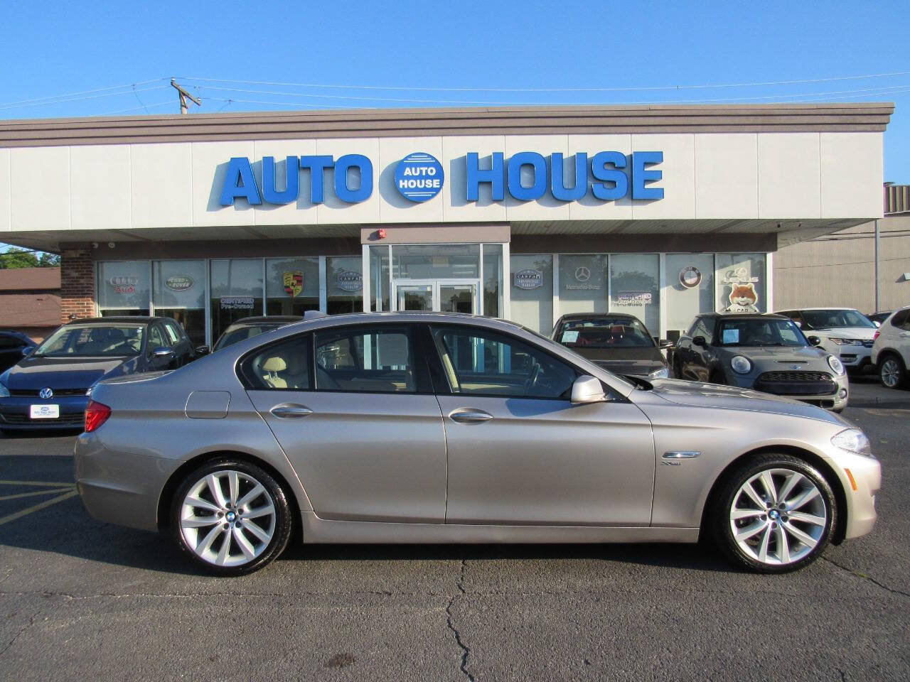 Used 2011 BMW 535i xDrive Sedan AWD/4WD image 4