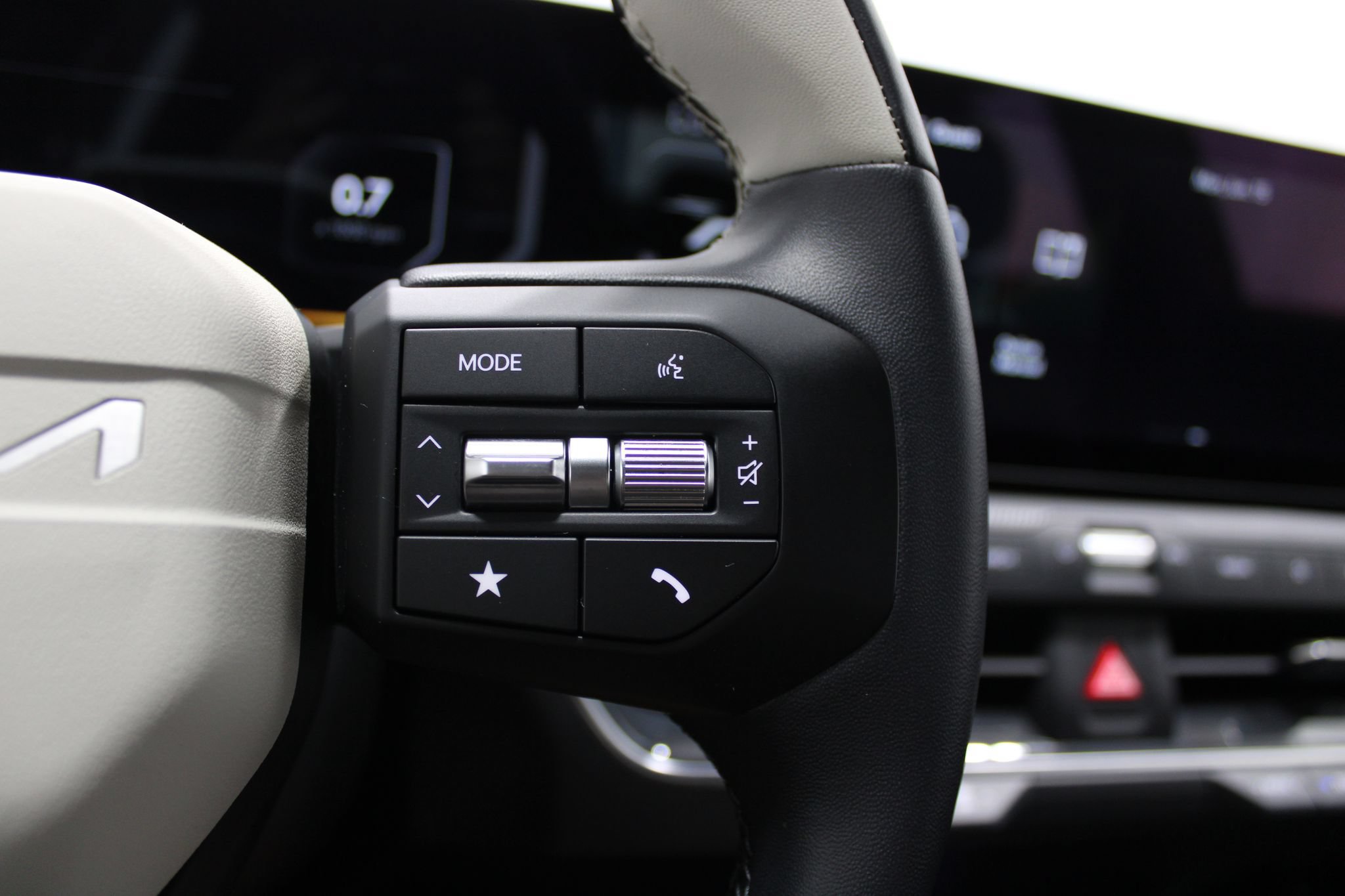 Used 2025 Kia K4 GT-Line FWD image 38