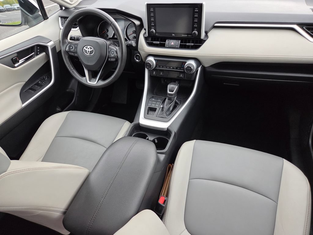 Used 2019 Toyota RAV4 XLE Premium w/ Cold Weather Package AWD/4WD image 32