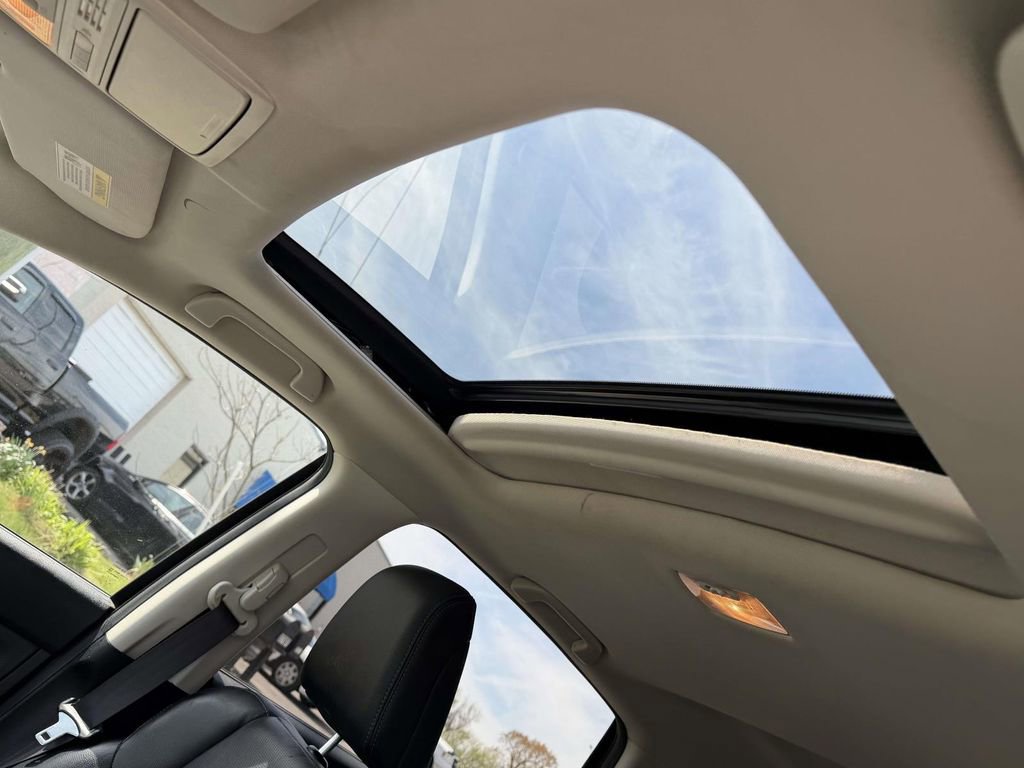 Used 2016 Honda CR-V Touring image 19