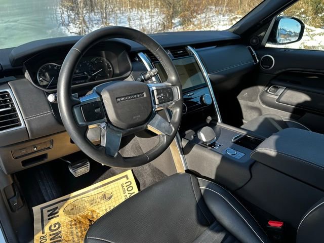 Used 2023 Land Rover Discovery S R-Dynamic image 11