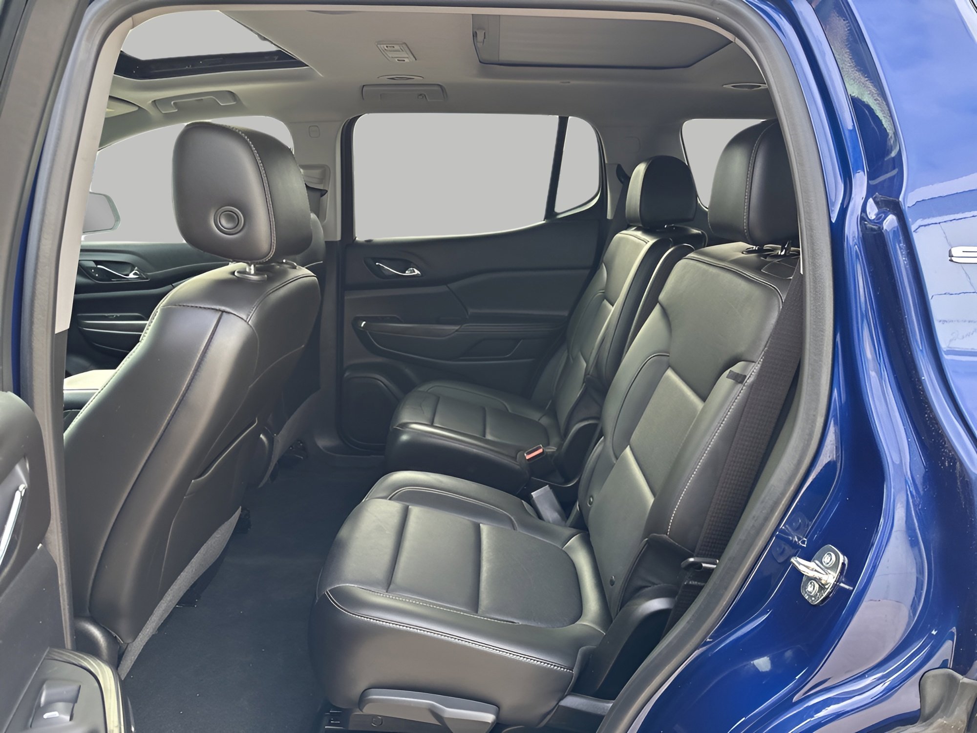 Used 2023 GMC Acadia SLT w/ Technology Package image 25