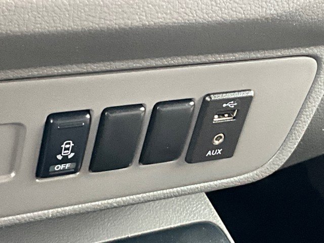 Used 2020 Nissan NV 2500 SV image 13