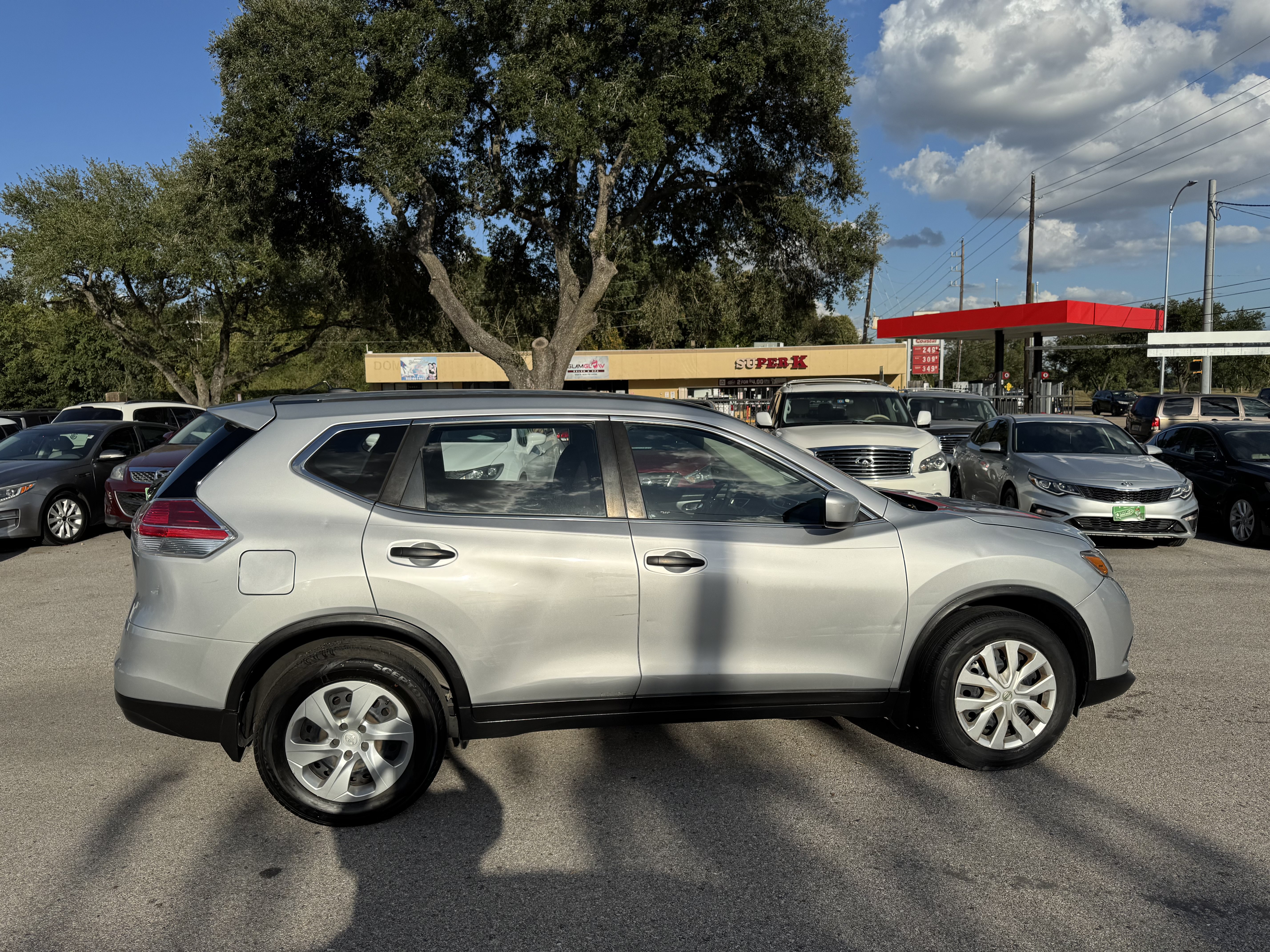 Used 2016 Nissan Rogue S FWD image 3