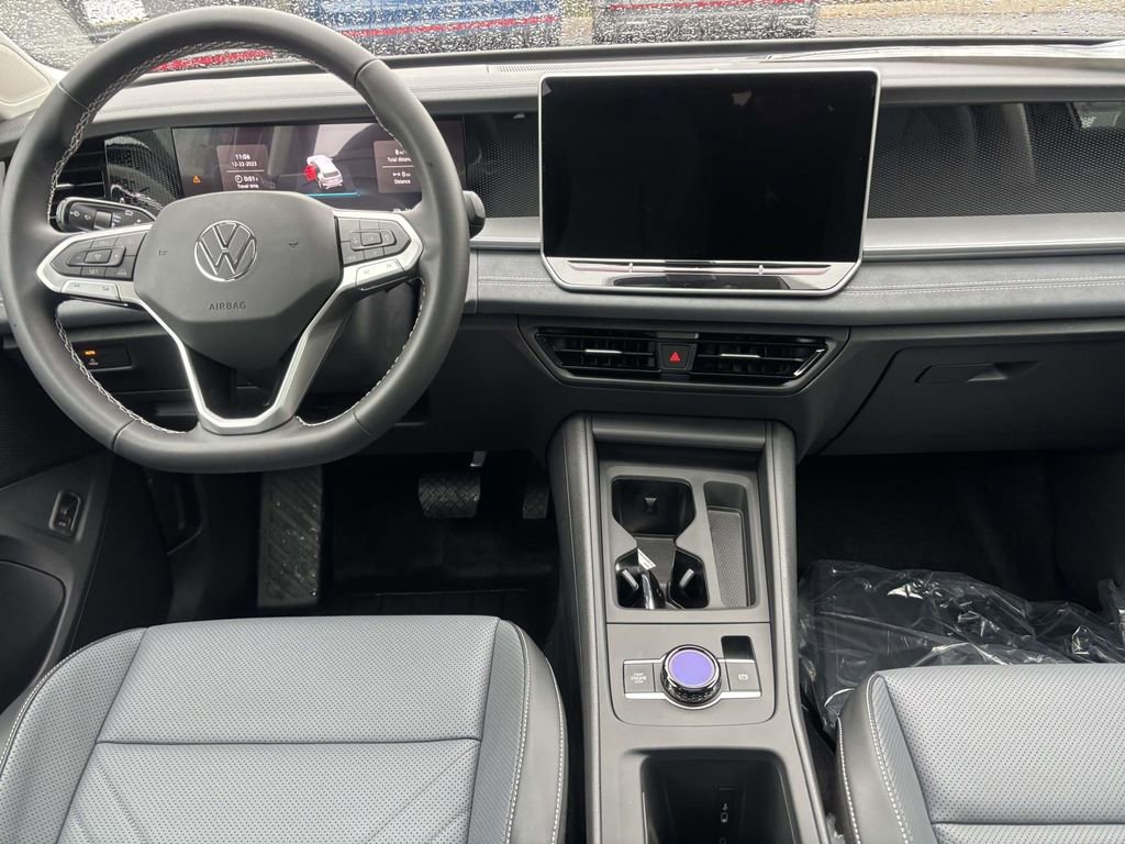 New 2026 Volkswagen Tiguan SE image 28