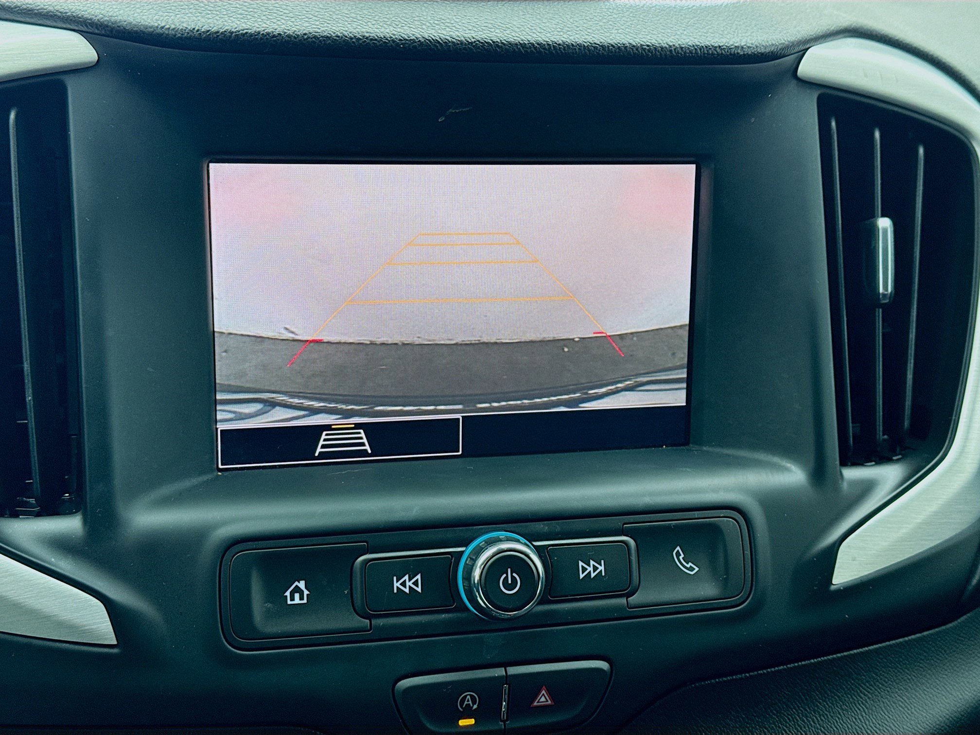 Used 2024 GMC Terrain SLE w/ Driver Convenience Package FWD image 10