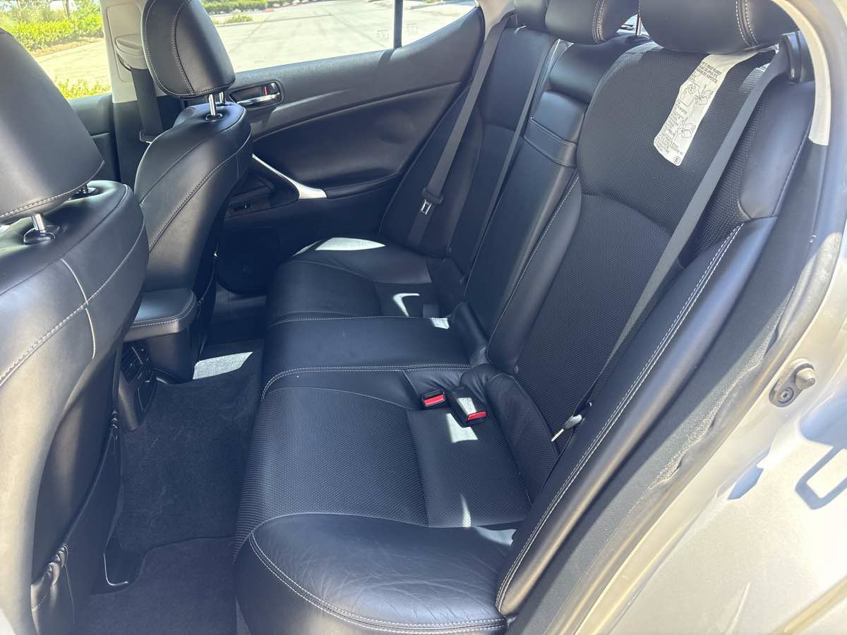 Used 2011 Lexus IS 250 w/ Premium Pkg Value Edition RWD image 11