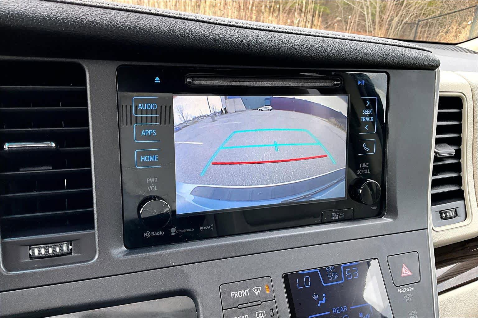 Used 2016 Toyota Sienna XLE w/ XLE Navigation Package image 29
