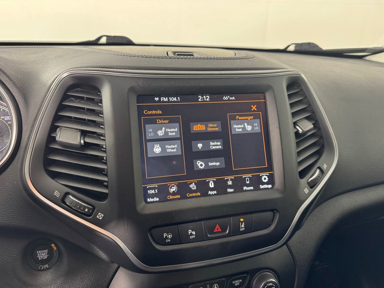 Used 2023 Jeep Cherokee Altitude Lux image 18