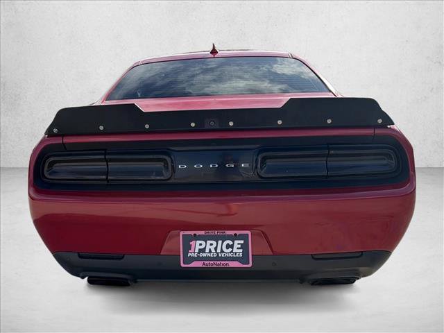 Used 2016 Dodge Challenger SRT Hellcat RWD image 6