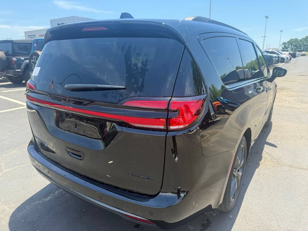 New 2027 Chrysler Pacifica Limited w/ Family Tech Group FWD image 3