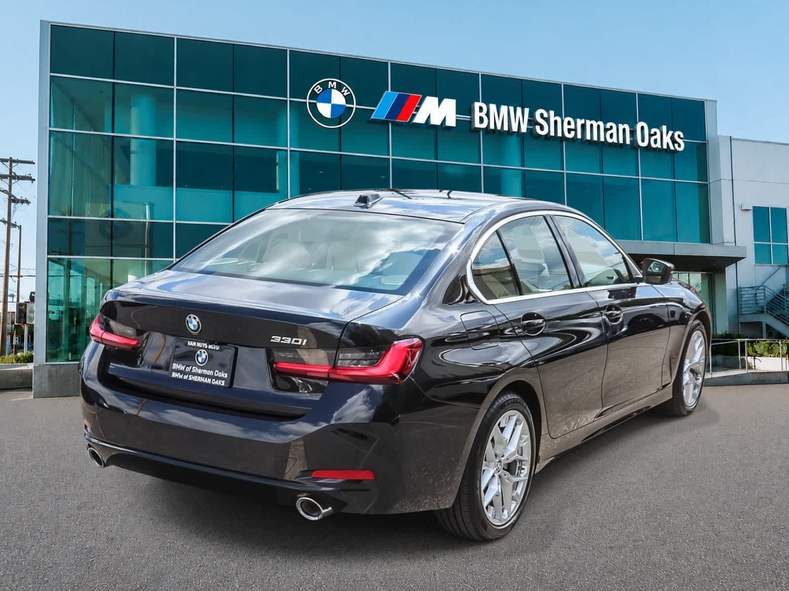 Used 2026 BMW 330i Sedan RWD image 4