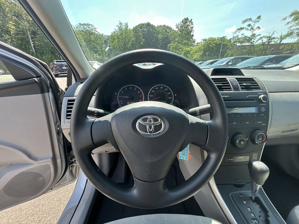 Used 2013 Toyota Corolla L FWD image 18