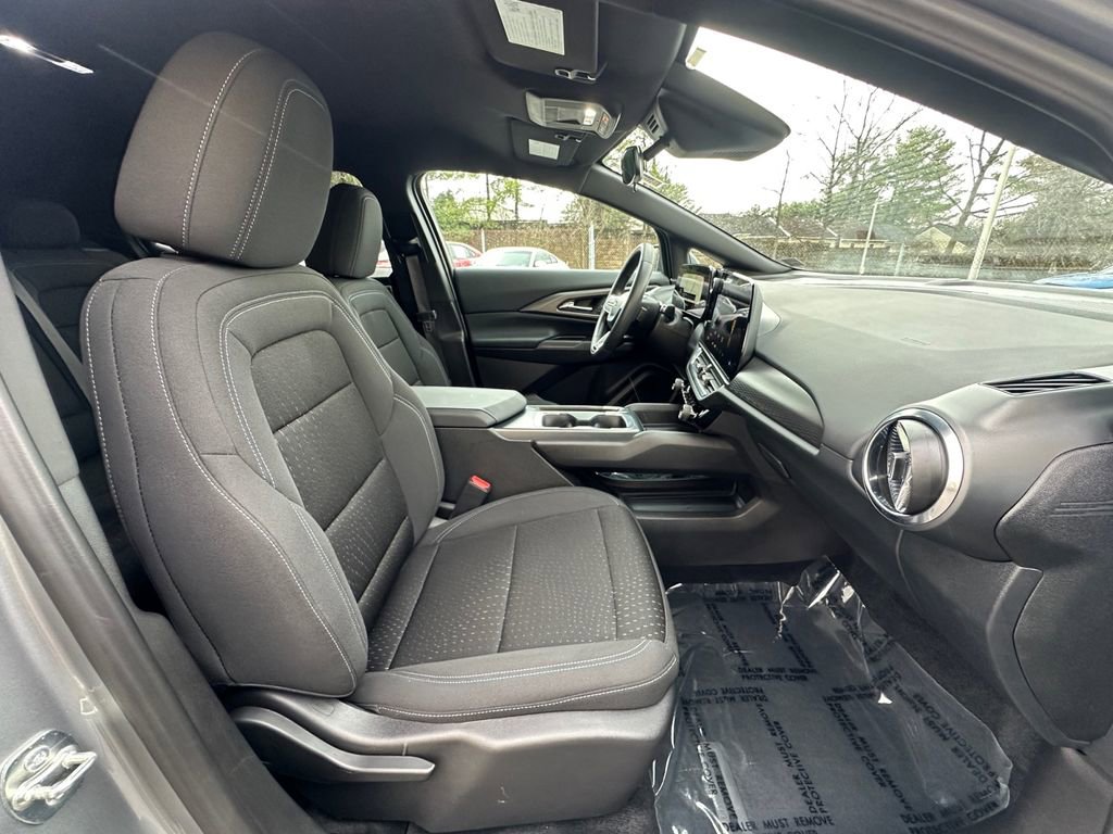 Used 2025 Chevrolet Equinox EV LT image 26