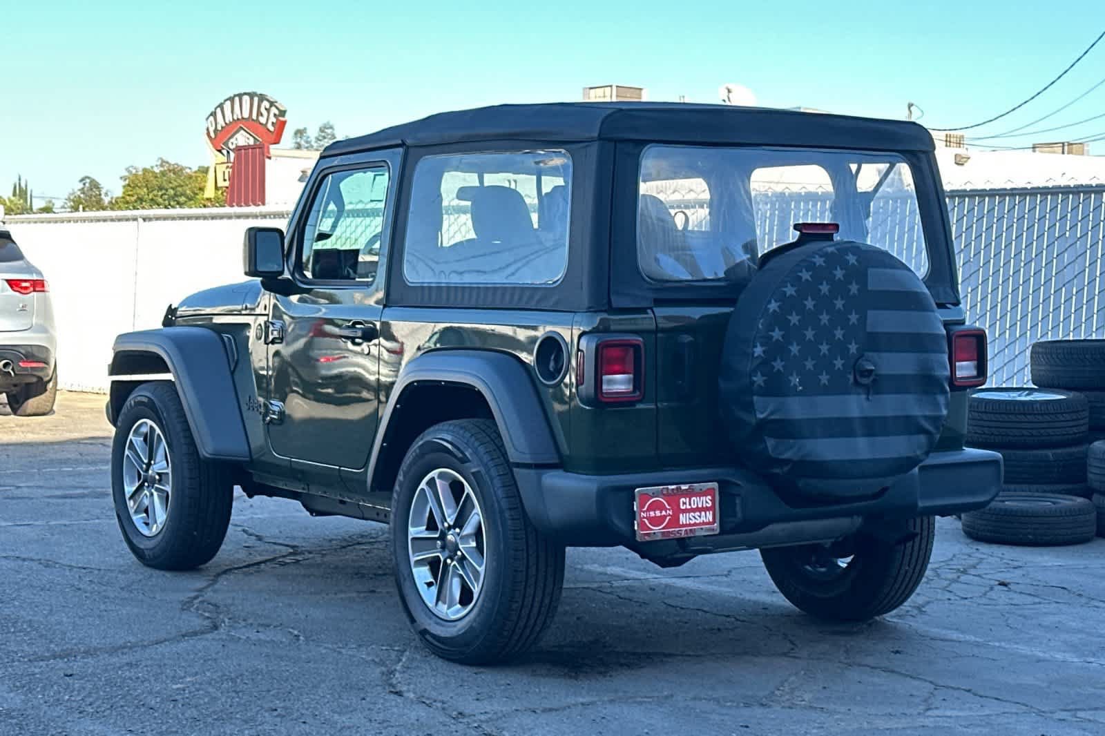 Used 2023 Jeep Wrangler Sport AWD/4WD image 7