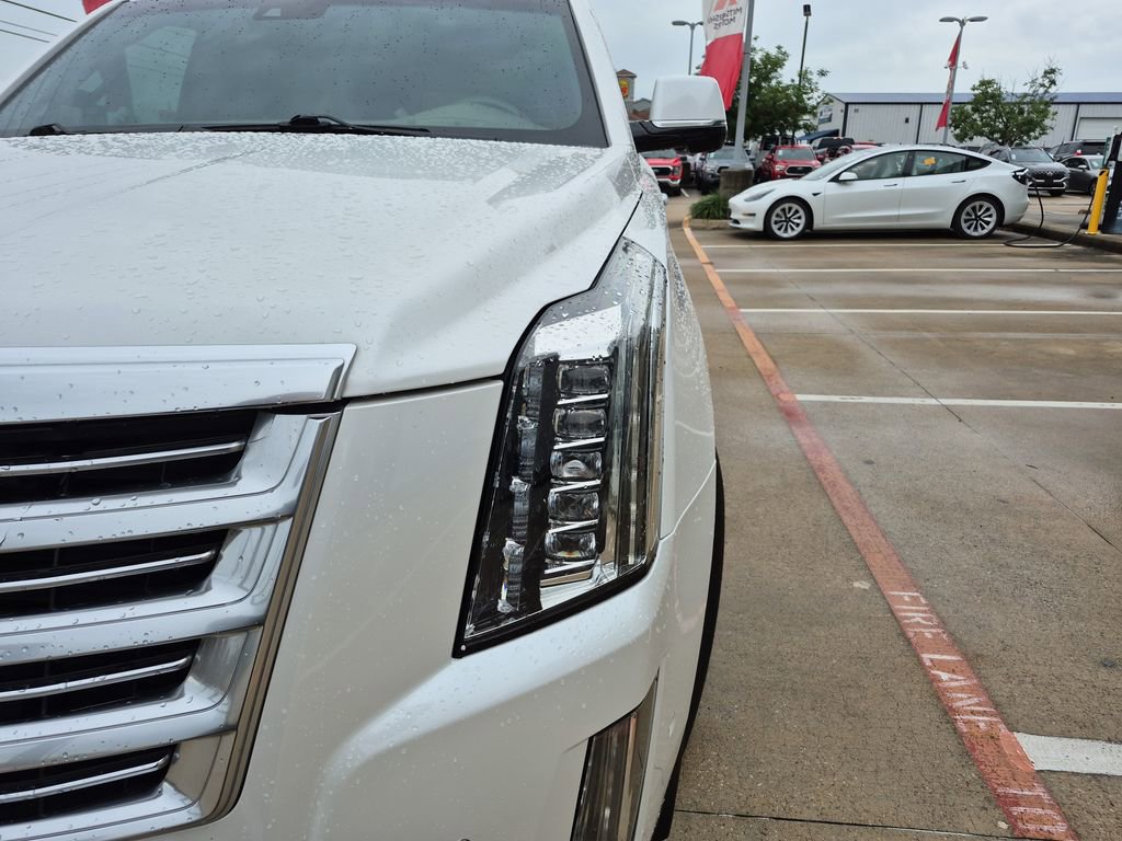 Used 2018 Cadillac Escalade Platinum image 32