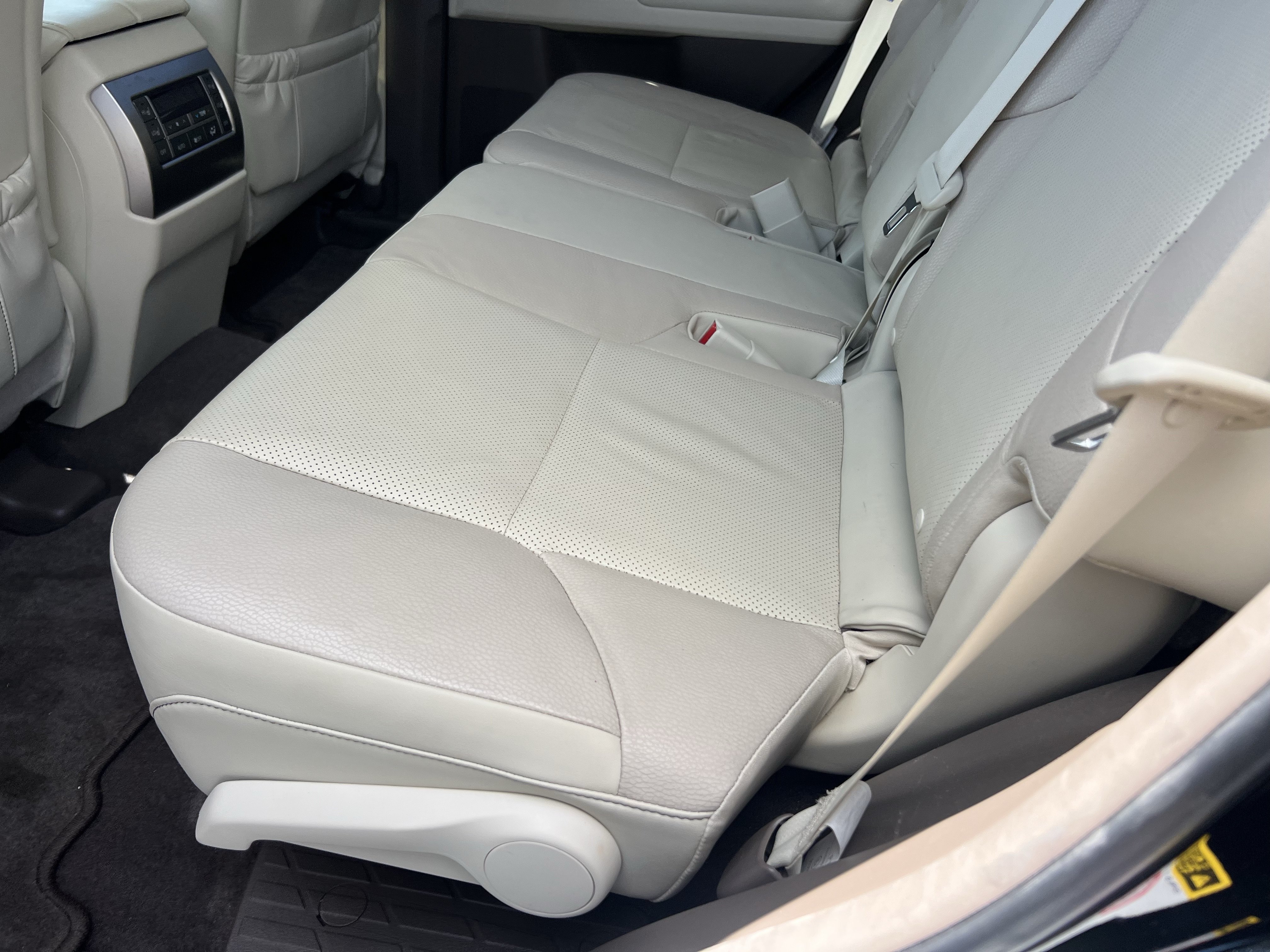 Used 2019 Lexus GX 460 Premium w/ Premium Package AWD/4WD image 29
