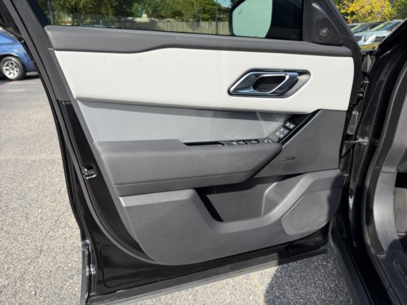 Certified 2024 Land Rover Range Rover Velar S AWD/4WD image 20