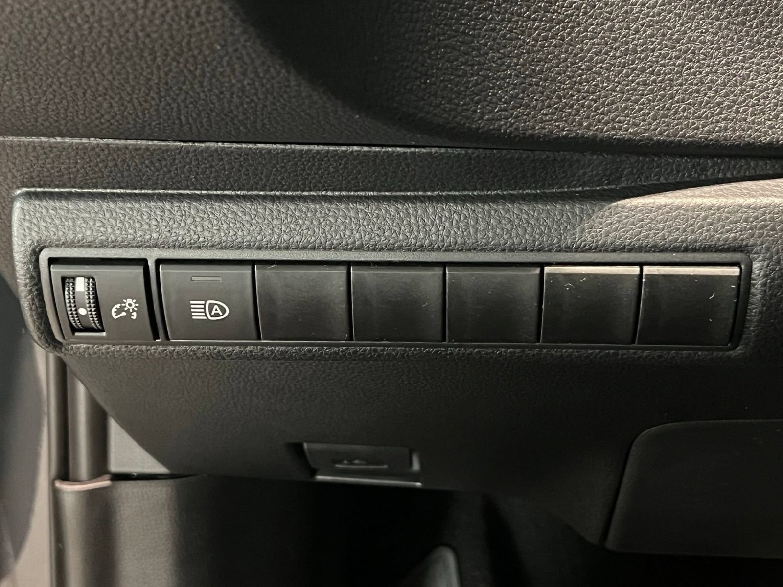 New 2026 Toyota Corolla LE w/ LE Premium Package FWD image 30