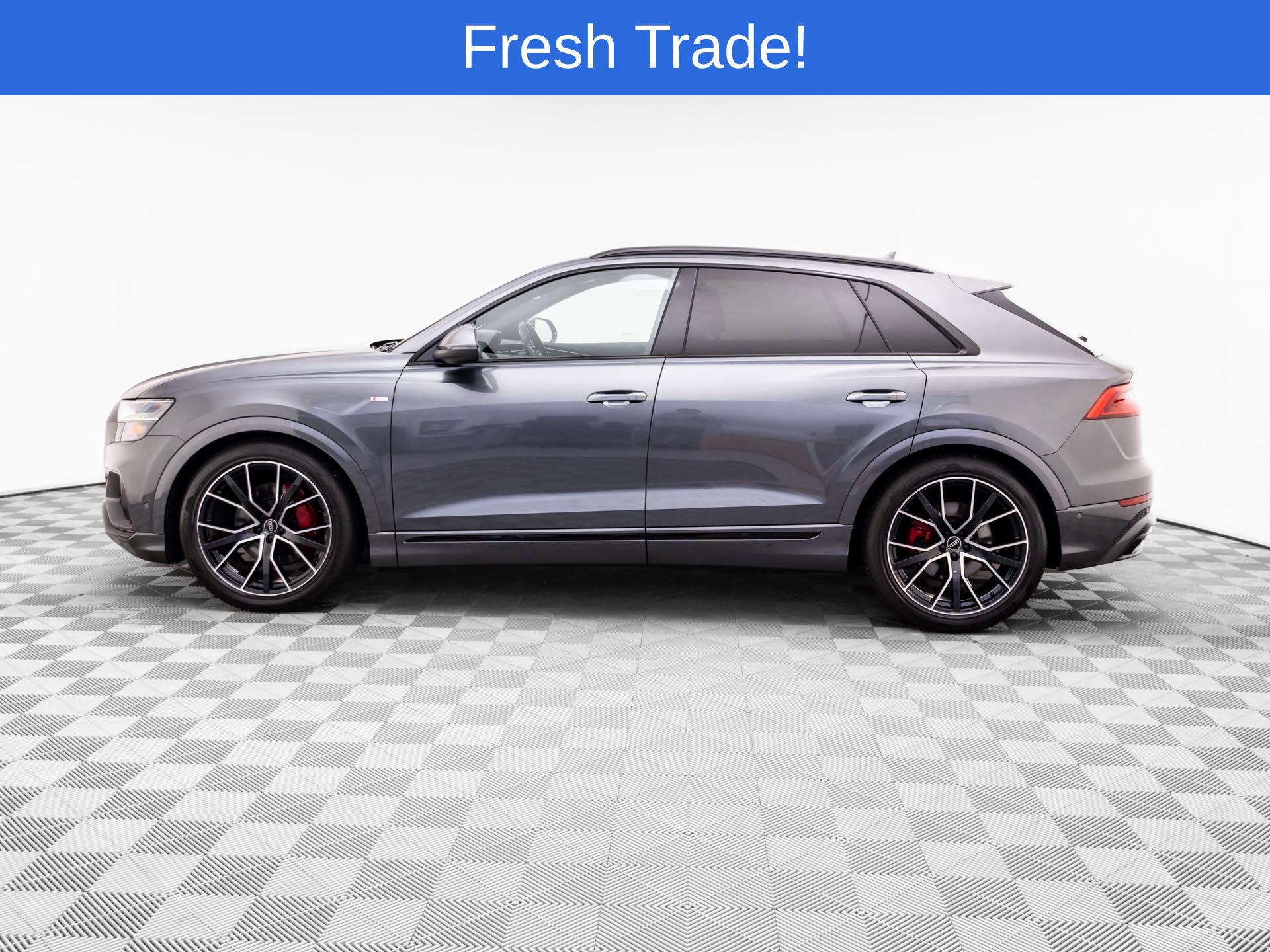 Used 2022 Audi Q8 Prestige w/ Prestige Package AWD/4WD image 2