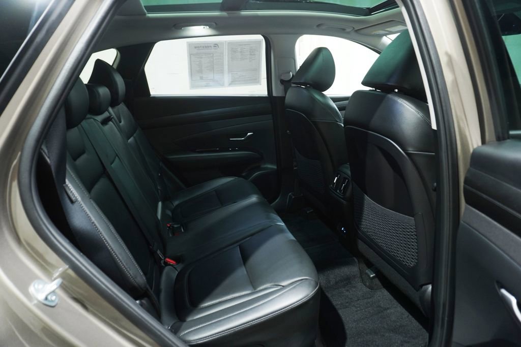 Certified 2025 Hyundai Tucson Limited AWD/4WD image 16