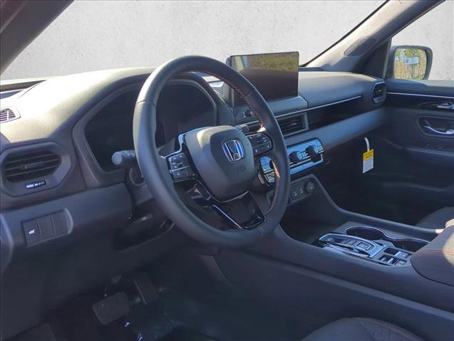 New 2026 Honda Pilot Sport image 3